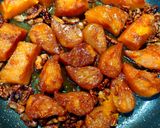 عکس مرحله 4 از دستور کدو حلوایی سرخ شده با گردو