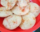 A picture of step 4 of Carrot idli.