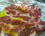 Foto del paso 2 de la receta: Filetes de cabeza de lomo con hueso al horno