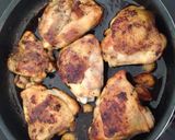 Mézes-fokhagymás csirkecomb recept fázis 4 fotója