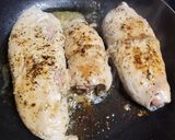 Foto del paso 3 de la receta: Milanesa de pollo rellena de jamón y queso