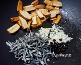 糯米椒炒小魚的食譜步驟2照片