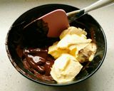 Foto del paso 1 de la receta Brownie de chocolate con dulce de leche y helado de vainilla