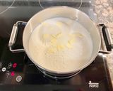 A picture of step 3 of Cake Filled with Special Christmas Cream.