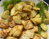 Gambar langkah 2 resipi Sayur goreng pedas.