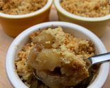 Une image de l'étape 5 de Crumble noisettes multi fruits et chocolat.