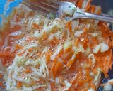 Foto langkah ke 2 dari resep Telur Dadar Sayur Sambal Kecap.