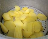 Foto langkah ke 1 dari resep Perkedel Kentang Kornet Frozen.