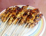 Foto langkah ke 3 dari resep Sate kerang asam manis.