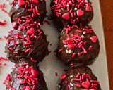 A picture of step 4 of Chocolate Dipped Strawberry With Walnuts.
