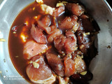 Cerdo en adobo estilo filipino