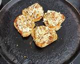 Pav paneer pizza on tawa recipe step 3 photo