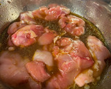 Foto del paso 2 de la receta: Contramuslo Teriyaki sobre Crema de Puerros 🍗