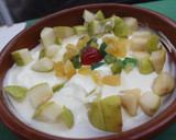 Foto del paso 5 de la receta: Peras con yogurt griego y frutas escarchadas