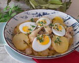 Foto del paso 5 de la receta: Sepia con patatas en salsa verde