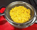 मूंग दाल हलवा कुकर में(moongdaal halwa cooker me recipe in hindi) रेसिपी चरण 1 फोटो