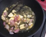 Foto langkah ke 2 dari resep Sup Ayam pasta Bowties.