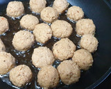 Foto del paso 1 de la receta: Bolitas de soja con quesitos en salsa