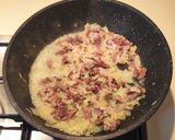 A picture of step 10 of Fettuccine alla Papalina.