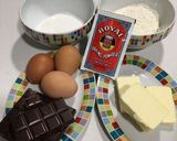 Foto del paso 1 de la receta Bizcocho de chocolate bañado en chocolate
