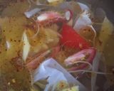Hình bước làm 3 của món Cá kình nấu canh chua thơm cà