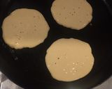 A picture of step 6 of Pancakes (American style).