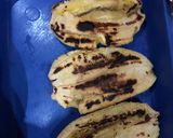 Foto langkah ke 2 dari resep Pisang epe khas makassar (banana press).