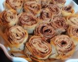 A picture of step 6 of Phyllo Cinnamon Rolls with Caramel Cream.