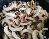 Foto del paso 3 de la receta Revuelto de champiñones y queso