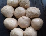 A picture of step 2 of Atta milk paratha.
