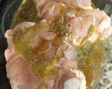 Foto del paso 1 de la receta: Muslo de pollo deshuesado con verduras asadas
