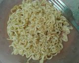 Foto langkah ke 1 dari resep Sosis mie balut telur.