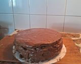 Foto del paso 10 de la receta: Torta Combinada Rellena con Chocolate, Crema Pastelera y Frutal