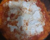 Foto del passaggio 9 della ricetta Pizza con salmone,insalata,ricotta e pomodori