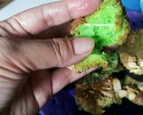 Foto langkah ke 6 dari resep 369.Pandan Cheese Cupcakes.