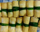Hình bước làm 2 của món Đậu Kênh cuộn thịt sốt cà