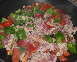 Foto del paso 4 de la receta: Patatas rellenas de carne y verduras con huevo