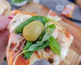 Foto del paso 5 de la receta: Pizza a la parrilla 😋