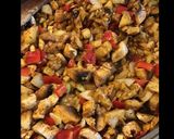 Une image de l'étape 3 de Aubergines farcies saucisses Strasbourg champignons poivrons épices cajun et scamorza grillée.