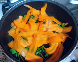 Foto del paso 2 de la receta: Guiso de marinero en cazuela con patatas y alguna que otra cosa