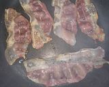 Foto del paso 1 de la receta: Tocineta y queso de fundir