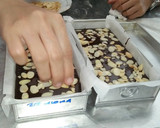 Foto langkah ke 6 dari resep Super Fudge Brownies.