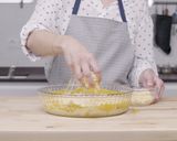 A picture of step 3 of Potato and squash casserole.