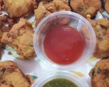 A picture of step 3 of Chane ki daal ke pakory.