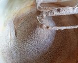Foto langkah ke 5 dari resep Brownies Batik Keju Lumer.
