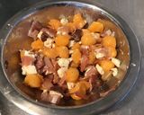 Une image de l'étape 6 de Salade de melon au jambon cru,feta grecque et petits oignons marinés.