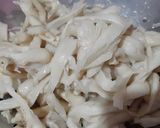 Foto langkah ke 1 dari resep Tumis Jamur.