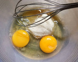 Foto langkah ke 1 dari resep Puding Roti Tawar Kukus.