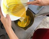 Foto del paso 2 de la receta Cupcakes de Matcha con maracuyá y merengue italiano tostado