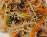 Une image de l'étape 8 de Vermicelle de riz et légumes sautés.